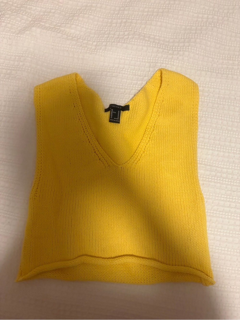 Forever 21 sleeveless V Neck Crochet Cropped Tank Size M